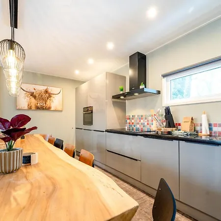 Recreatiepark Maas En Bos 펜션 벨러루이