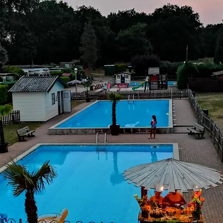 بيت للعطل Recreatiepark Maas En Bos