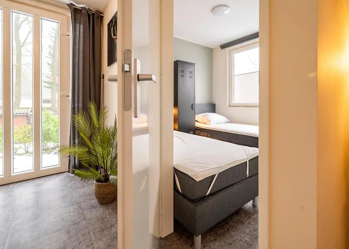 Recreatiepark Maas En Bos * 벨러루이