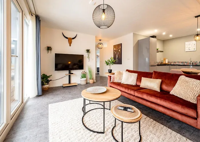 Recreatiepark Maas En Bos *